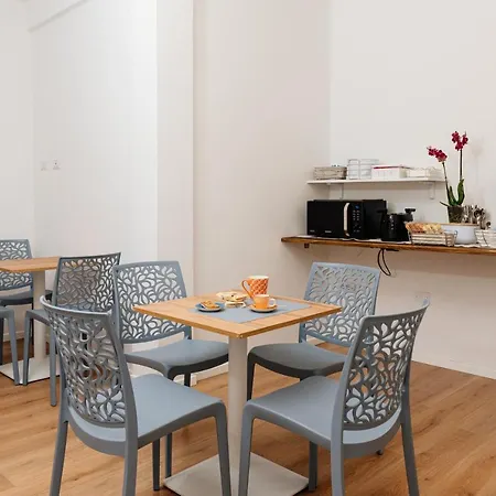 ゲストハウス La Casa Di Ambra 3*