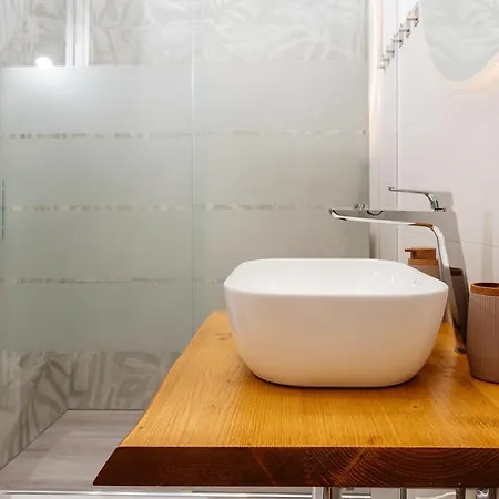 ゲストハウス La Casa Di Ambra 3*